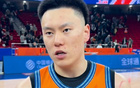 賽后大勝山東！盧偉滿意，血布暖心簽名，冰敷雙膝。