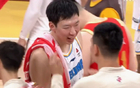 陳盈駿7連勝終結，表情嚴肅；周琦賽后與對手笑談。