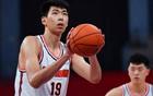 廣東U22男籃挑戰(zhàn)難，徐昕楊溢壓力大，能否勝出待揭曉。
